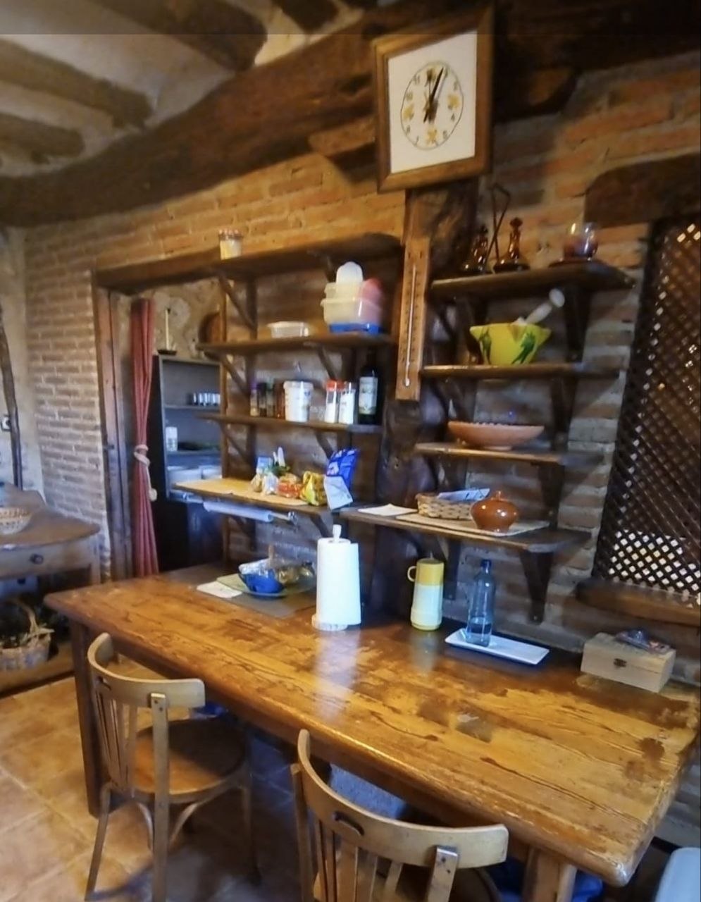 Cocina rústica medieval de MaderoluM completamente equipada