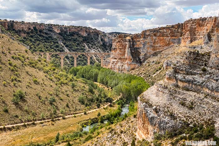 Imponentes desfiladeros de roca y meandros de las Hoces del río Duratón