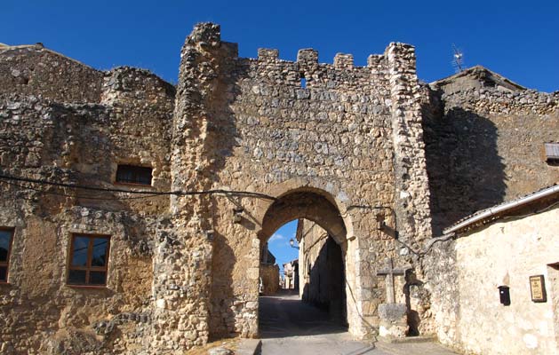 Casco fortificado medieval de la villa de Maderuelo